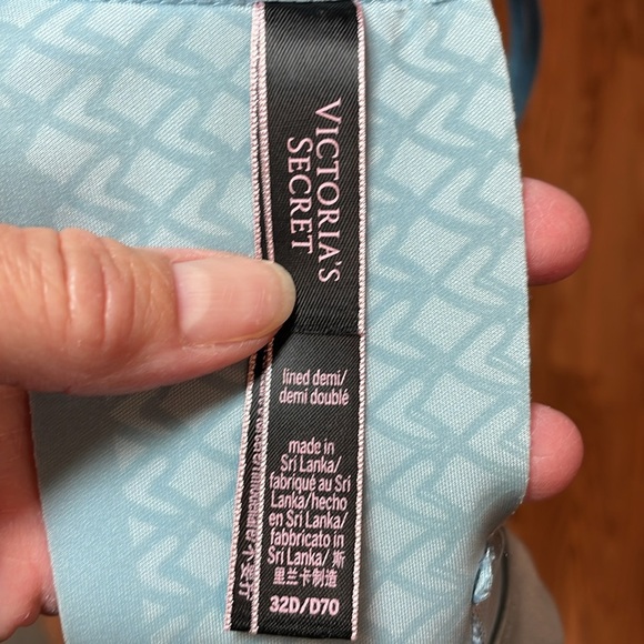 Victoria’s Secret Lined Demi Blue Front Hook Bra, 32D - Picture 6 of 6